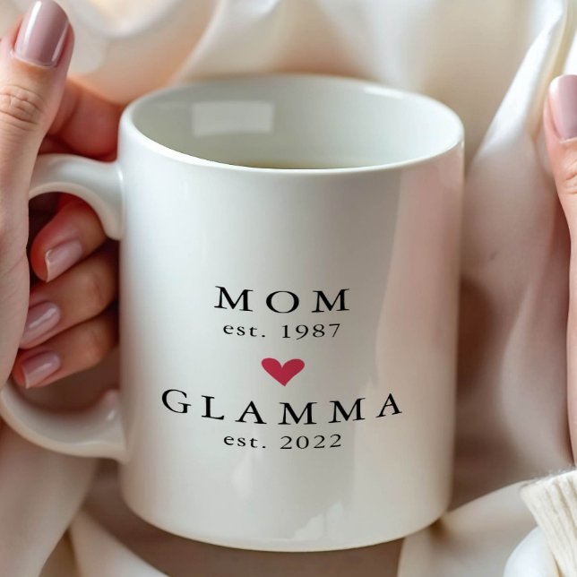 Moderne Mama | Glamma Year Est. Tasse (Von Creator hochgeladen)