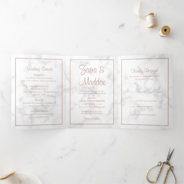 Moderne Marmorhochzeit Rose Gold Script Hochzeit Dreifach Gefaltete Einladung (Innenseite)