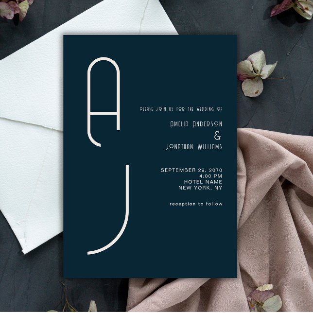 Moderne matte Monogramm-Minimal-Hochzeit Navy Blau Einladung (Von Creator hochgeladen)