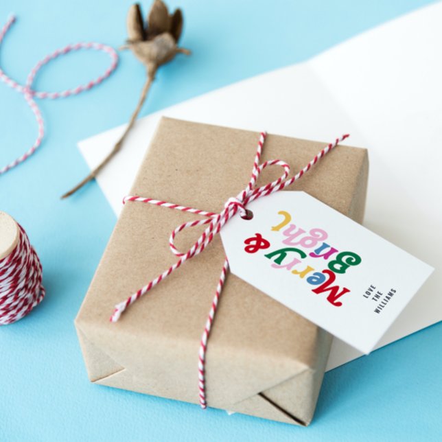 Moderne Merry & Bright Farbige Retro Typografie Geschenkanhänger (Add an extra dash of sparkle and personality with these Christmas gift tags!)