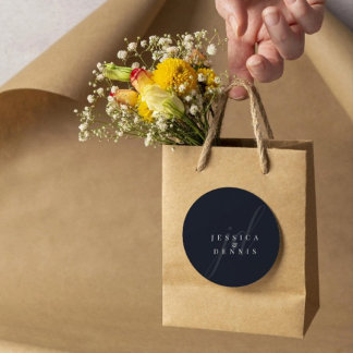 Moderne Minimal elegante Script Monogram Wedding Runder Aufkleber