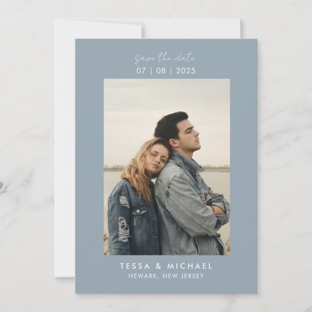 Moderne Minimal Foto Dusty Blue Wedding Save The Date (Vorderseite)