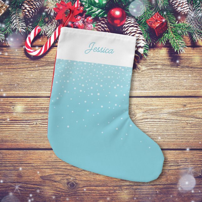 Moderne Minimal Light Pastel Blue Snowy Kleiner Weihnachtsstrumpf (Von Creator hochgeladen)