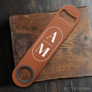 Moderne Minimal Pill Monogram - Terra Cotta Speed Flaschenöffner