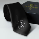 Moderne Minimal Pill Monogramm - Schwarz Krawatte<br><div class="desc">Ein trendiges,  elegantes Monogramm-Design in einer Pillenrandung. Moderne,  minimale Linien mit 2 Monogramm getrennt durch eine Linie. Die Hintergrundfarbe kann geändert werden.</div>