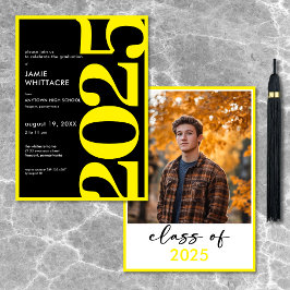 Moderne Minimal Yellow Typografy Graduation Party Einladung