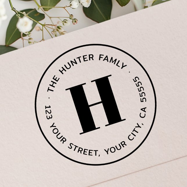 Moderne minimale Monogramm-Rücksendeadresse Gummistempel (Modern minimal monogram return address rubber stamp)