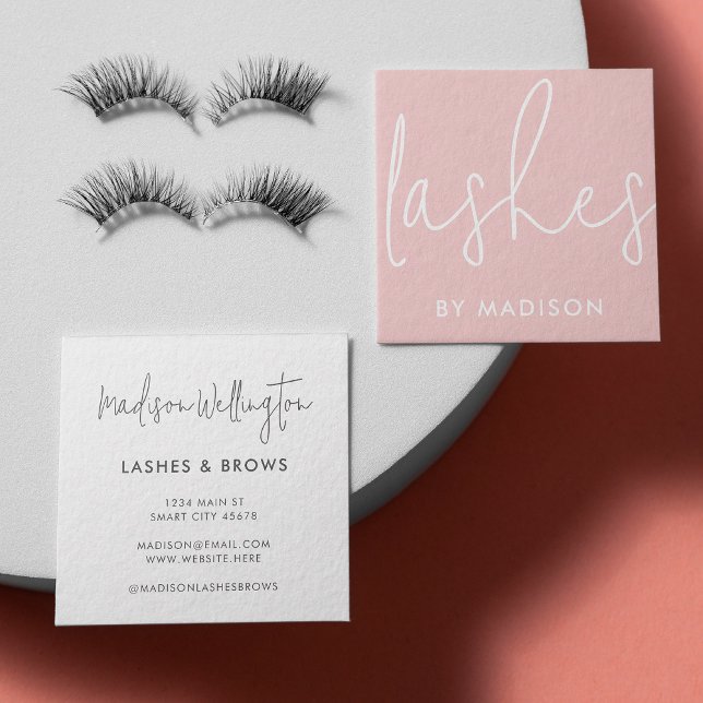 Moderne minimale Pink Script Beauty Lashes Quadratische Visitenkarte (Von Creator hochgeladen)