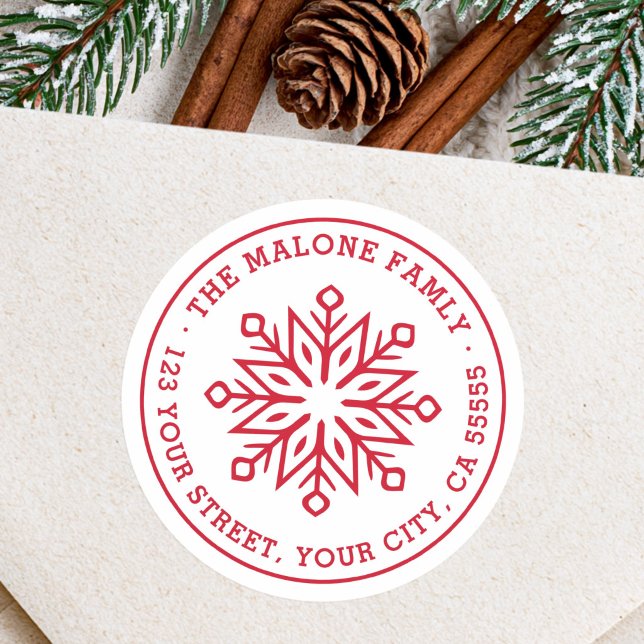 Moderne minimale Schneeflockenrot-Rücksendeadresse Runder Aufkleber (Modern minimal snowflake red return address classic round sticker)