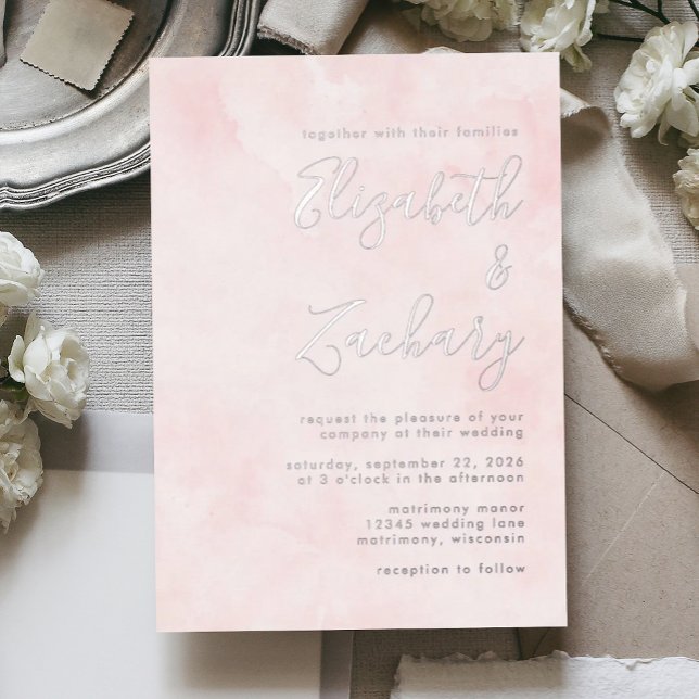 Moderne, minimale Silver Script Blush Pink Wedding Folieneinladung (Von Creator hochgeladen)