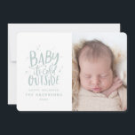 Moderne minimale Weihnachtsankündigung Save The Date<br><div class="desc">Baby seine Kälte außerhalb Moderne minimale schick Typografie Weihnachtsgeburtserklärung. Farben können als Teil einer Sammlung geändert werden.</div>