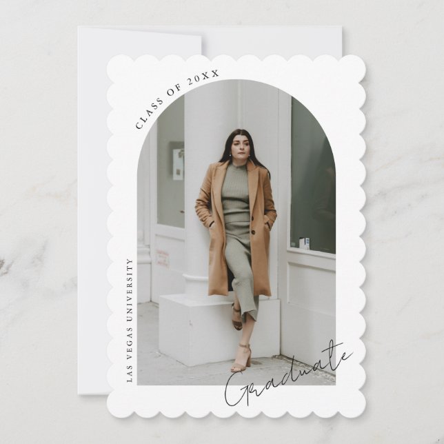 Moderne Minimalistisch Arch Foto Graduation Party Einladung (Vorderseite)
