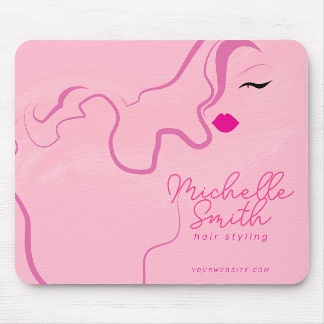 Moderne, minimalistisch rosa Haarstyling mit schwa Mousepad (Vorne)