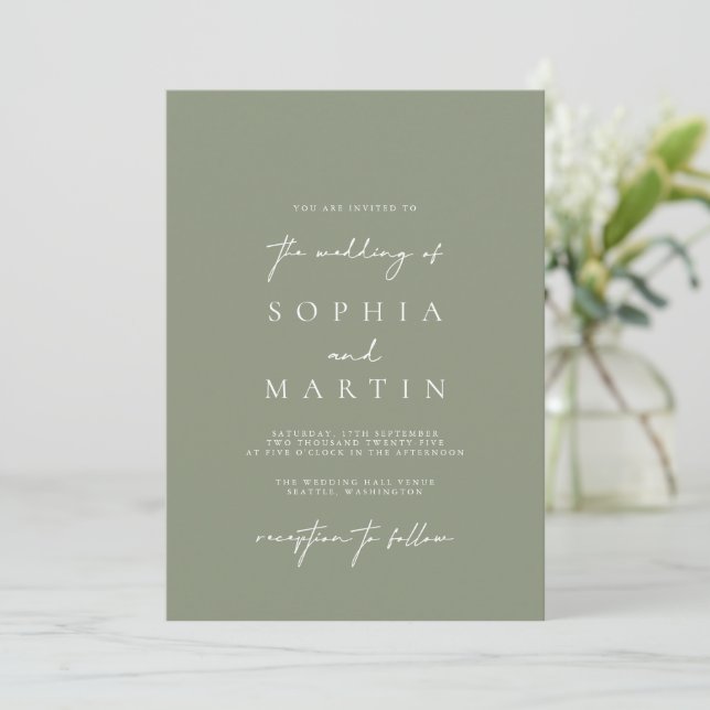 Moderne Minimalistisch Sage Green Wedding Einladun Einladung (Stehend Vorderseite)