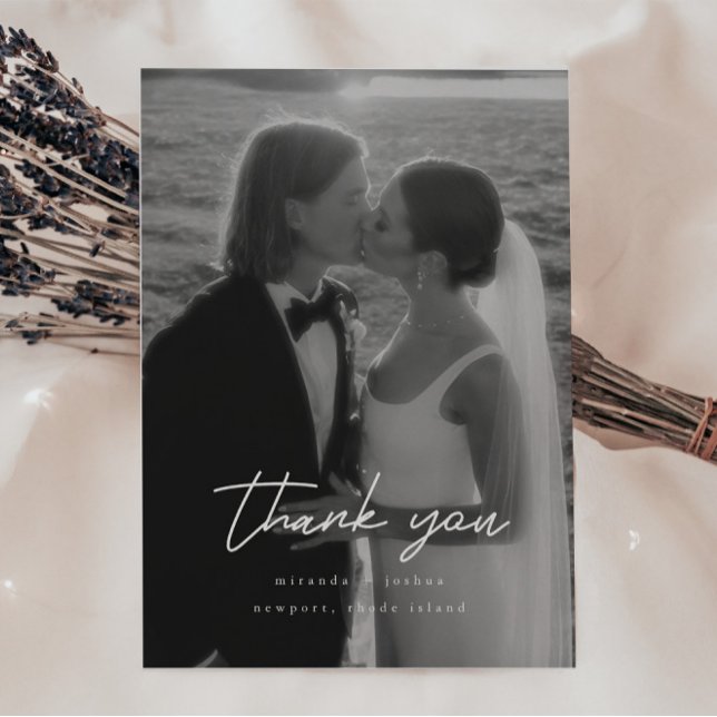 Moderne minimalistische 2-Foto-Script-Hochzeit Dankeskarte (Von Creator hochgeladen)