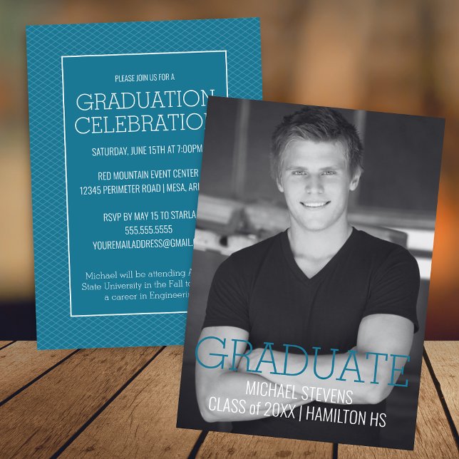 Moderne Minimalistische Aquamarine Art-Déco-Gradua Ankündigung (Modern Teal and White Minimalist Graduation Invitation Announcement for College or High School)