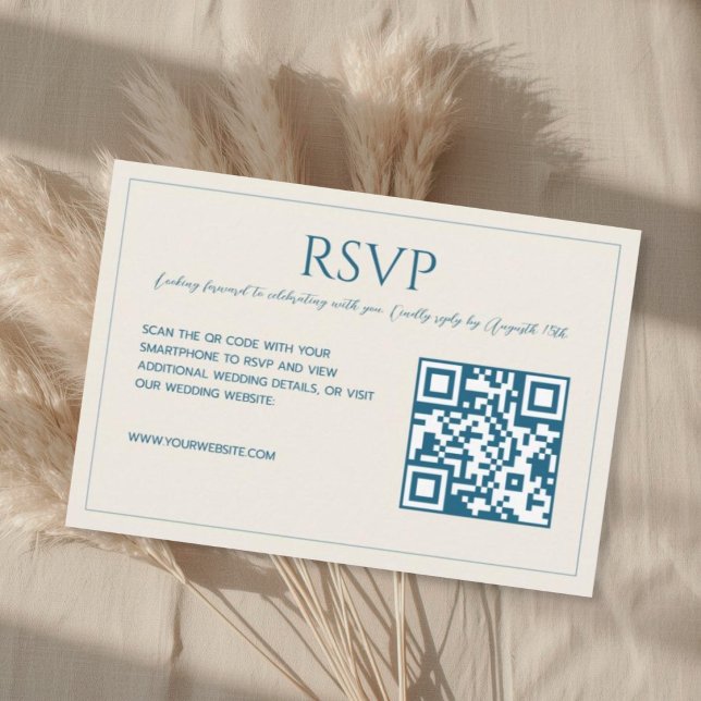 Moderne minimalistische beige blaue QR-Code-Hochze RSVP Karte (Von Creator hochgeladen)
