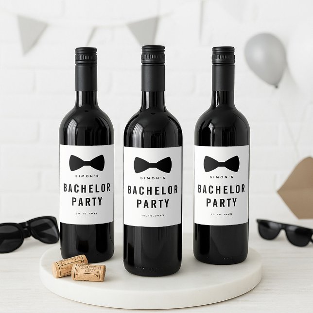 Moderne Minimalistische Big Bold Black Bachelor Pa Weinetikett (Modern Minimalist Big Bold Black Bachelor Party Wine Label)