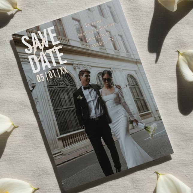 Moderne minimalistische Blocktypografie - Termin v Folieneinladung (Invite guests to mark their calendars with this Modern Minimalist Block Typography Save the Date!)