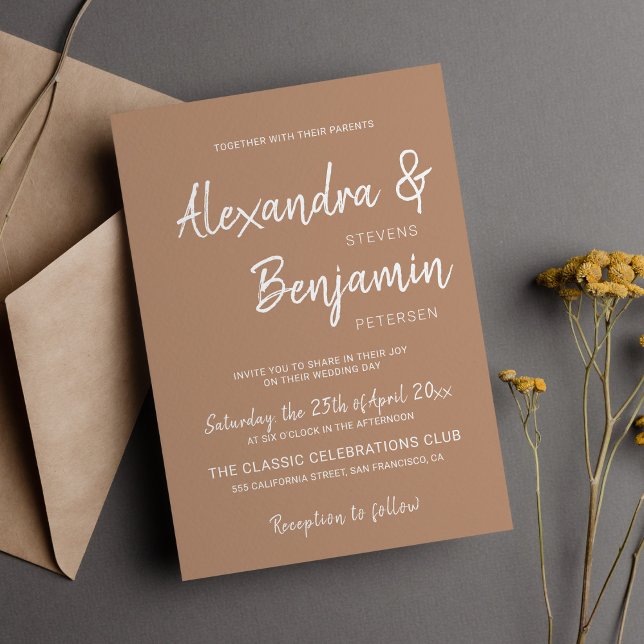 Moderne minimalistische, einfache Skriptbeige Hoch Einladung (Von Creator hochgeladen)