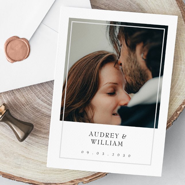 Moderne Minimalistische Elegante Foto Hochzeit Einladung (Modern White Minimalist Elegant Chic Photo Wedding Invitation)