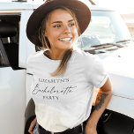 Moderne Minimalistische Kalligraphie Tinte Bachelo T-Shirt<br><div class="desc">Moderner Minimalistischer und dennoch eleganter Kalligrafie-Junggeselinnen-Abschied-T - Shirt für Schwarz und Weiß</div>
