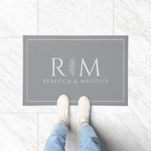 Moderne Minimalistische Monogramm-Türmatte Fußmatte