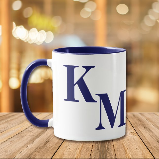 Moderne Minimalistische Navy Blue Letter Monogram  Tasse (Von Creator hochgeladen)
