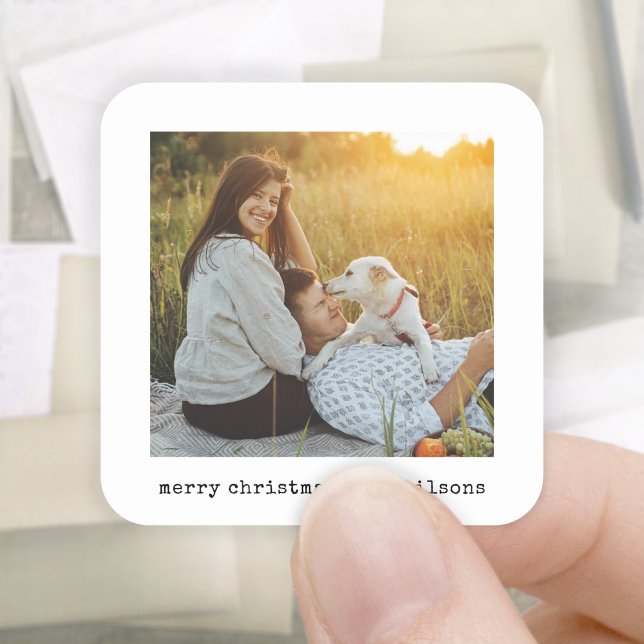 Moderne Minimalistische Schreibmaschine frohe Weih Quadratischer Aufkleber (Von Creator hochgeladen)