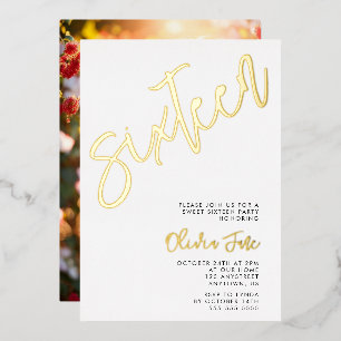 Moderne minimalistische Sweet 16 Foto-Einladung Folieneinladung