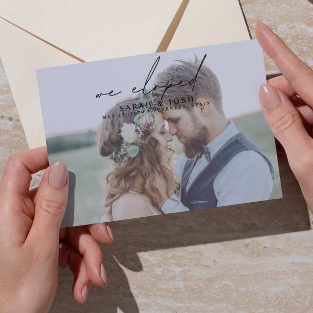 Moderne Minimalistische Wir haben Skript-Foto Hoch Ankündigung (Von Creator hochgeladen)