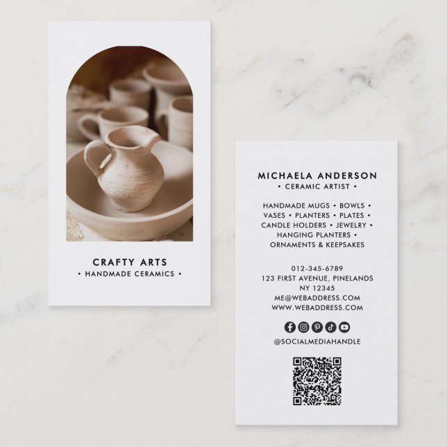 Moderne Minmal Boho Bogen Foto QR Code & Socials Visitenkarte (Vorne/Hinten)
