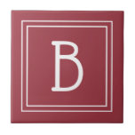 Moderne Mit Monogramm Crimson Red & White Initial Fliese<br><div class="desc">Modernes und stilvolles personalisiertes Monogramm ergänzt die schlichte dekorative Kachel in Rot und Weiß. Tolle Geschenkidee! Einfach mit dem Design-Tool anpassen, um es zu Ihrem eigenen machen! Kontaktieren Sie mich unter beachpausedesigns@gmail.com wenn Sie Hilfe benötigen oder Fragen zu diesem oder einem unserer Designs haben. Weitere Designoptionen und Farben sind verfügbar....</div>