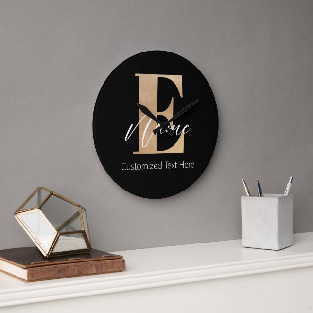 Moderne Mit Monogramm erste E & Name Personalisier Große Wanduhr (Büro)