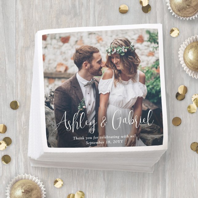 Moderne moderne White Script Foto Overlay-Hochzeit Serviette (Von Creator hochgeladen)