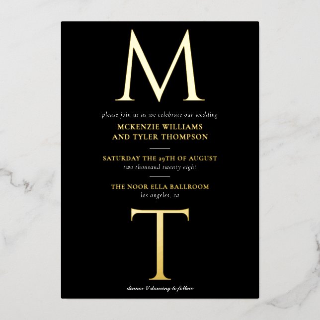 Moderne Monogram Bold Initials Black & Gold Folieneinladung (Vorderseite)
