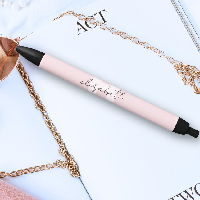 Moderne Monogram Girly Script Blush Pink Initial Kugelschreiber (Von Creator hochgeladen)