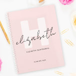 Moderne Monogram Girly Script Blush Pink Initial Planer<br><div class="desc">Moderne Monogram Girly Script Blush Pink Initial Planner. Einfache Anpassung der schicken Typografie Monogramm. Ideal für eine mit Monogramm Geschenkidee!</div>