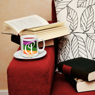 Moderne Monogram-Initial Letter lila Magic-Tasse Verwandlungstasse