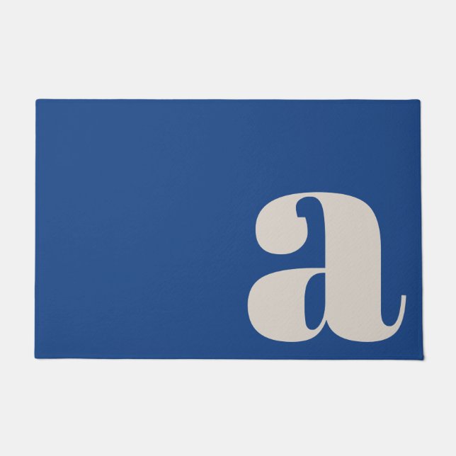Moderne Monogram Minimalistisch Vibranly Blue Entr Fußmatte (Vorderseite)