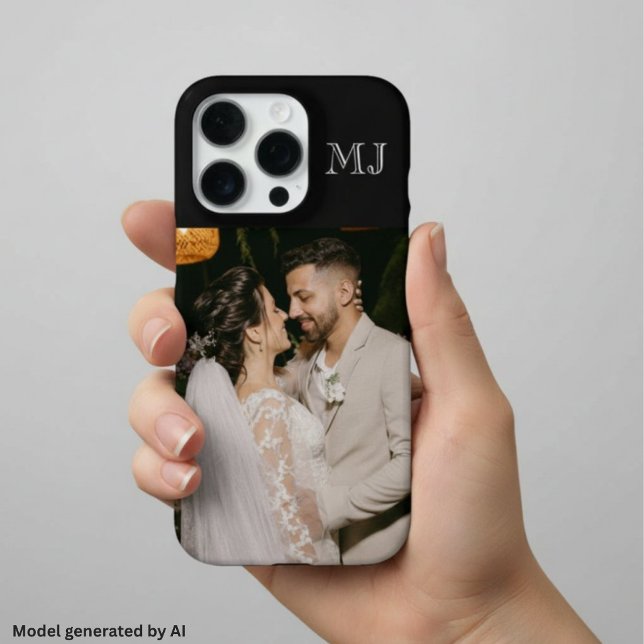 Moderne Monogramm 1 Foto Mitternachtsschwarz iPhone Hülle (Von Creator hochgeladen)