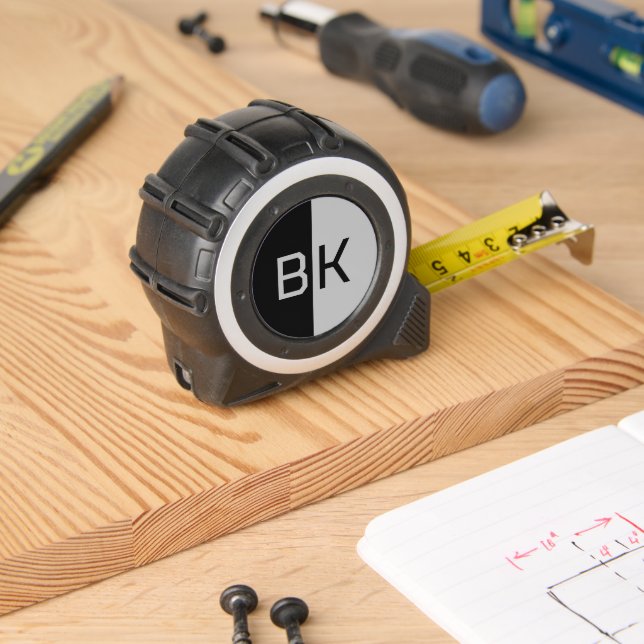 Moderne Monogramm 2 Erstfarben Maßband (Holzbau)