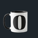 Moderne Monogramm Anfangsbuchstaben O Schwarz/Weiß Tasse<br><div class="desc">Niedlich modern oder monogramm in Schwarz/Weiß. Wenn Ihr bevorzugter Brief auf dieser Tasse nicht funktioniert, lesen Sie bitte die Monogramm-Tasse für den gewünschten Brief oder kontaktieren Sie mich.</div>