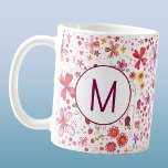 Moderne Monogramm erste Wildblume Wasserfarbe Kaffeetasse<br><div class="desc">Helles und modernes Aquarell Wild Blume botanische personalisiert Monogramm Initialdesign. Originelle Kunst von Nic Squirrell.</div>