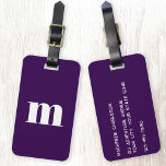 Moderne Monogramm-Erstplatine Lila Gepäckanhänger<br><div class="desc">Moderne Kleinschreibung Typografie minimalistisches Monogramm Initialdesign,  das in Personalisierung umgewandelt werden kann,  zusammen mit den Details auf der Rückseite. Weiß auf dunklem Pflaumenboden lila.</div>