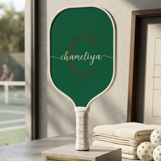 Moderne Monogramm-Flasche Grün & Weiß Pickleball Schläger (Von Creator hochgeladen)