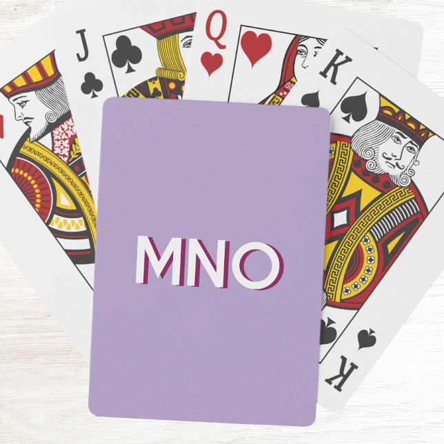 Moderne Monogramm-Initiale Lila Spielkarten (Modern drop shadow monogram initials personalized playing cards)