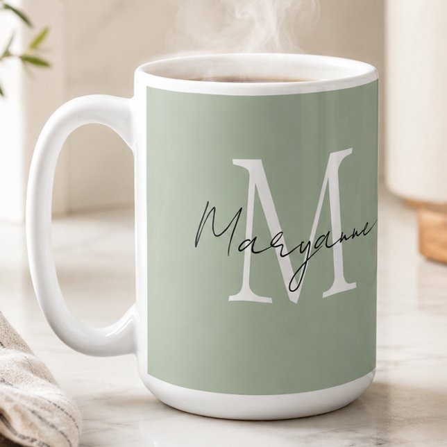 Moderne Monogramm-Name Sagegrün Kaffeetasse (Von Creator hochgeladen)