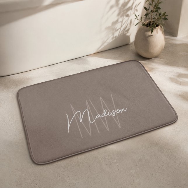 Moderne Monogramm-Name-Schrift Taupe Badematte (Modern Monogram Name Script Taupe Bath Mat)
