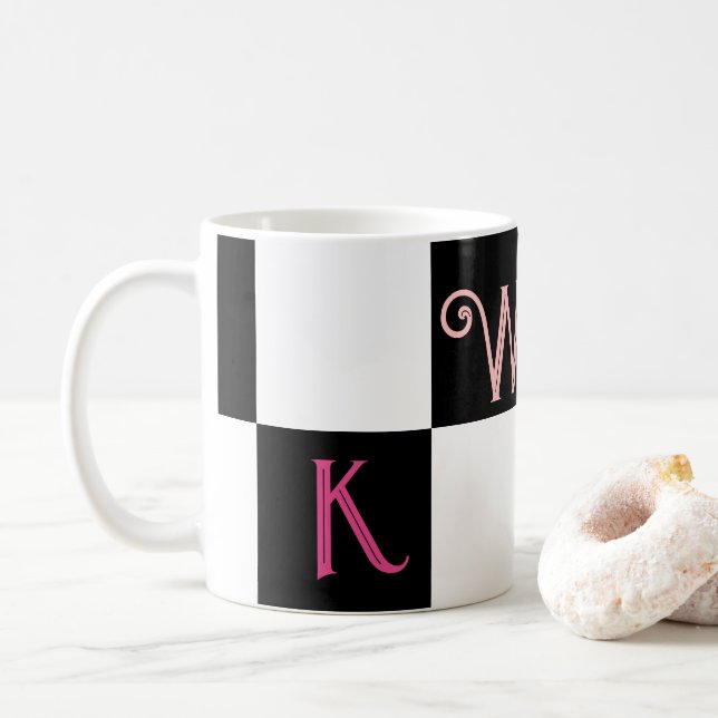 Moderne Monogramm Schwarz/Weiß Kaffeetasse (Mit Donut)